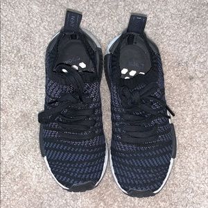 Adidas Women’s Boost knit sneakers size 6